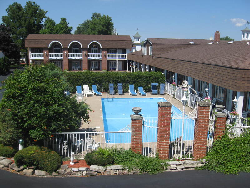 Lockport Inn & Suites Pool